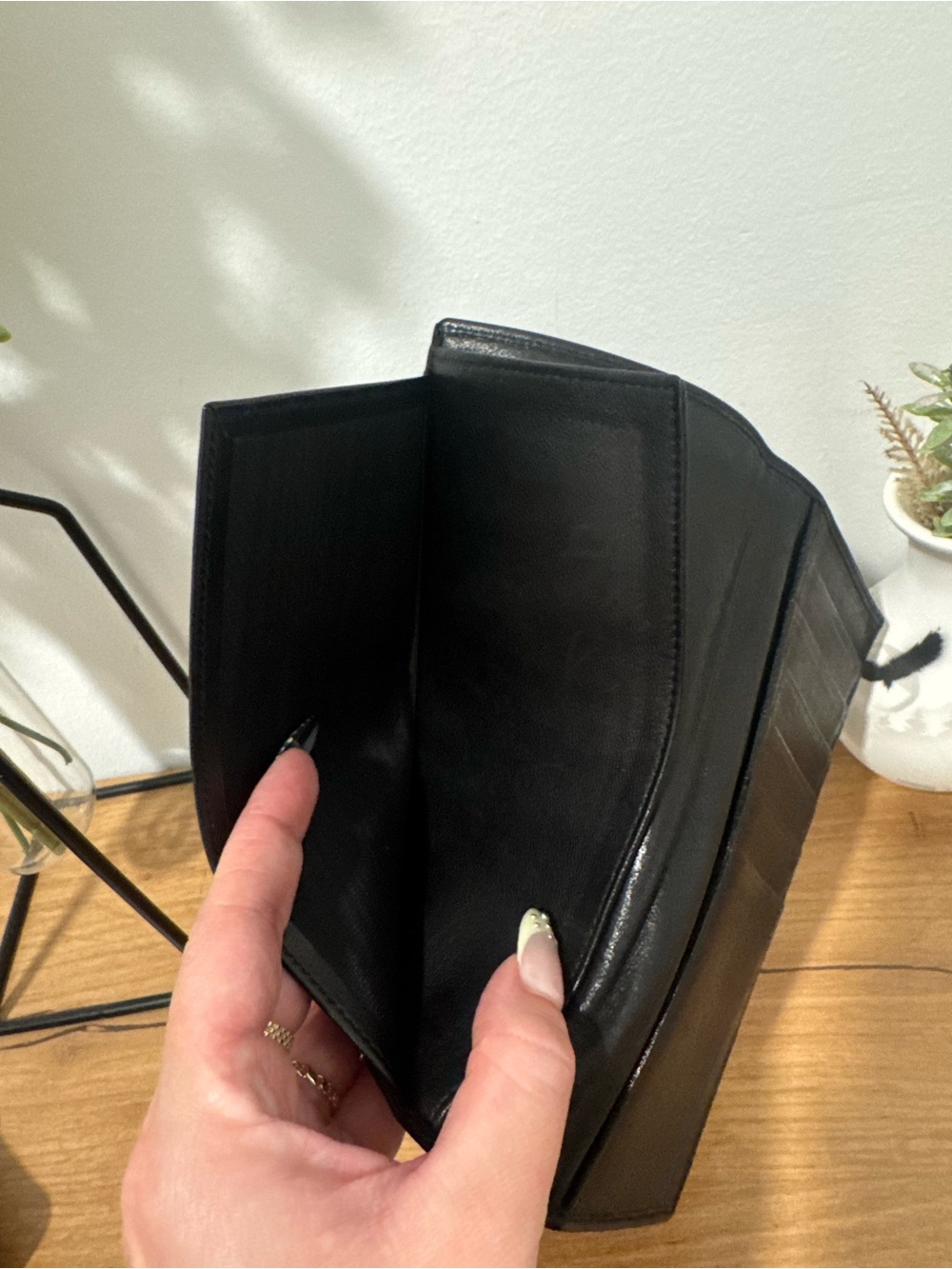 Vintage Gucci Black Leather Long Breast Pocket Wallet - Slim Billfold - Picture 8 of 13